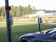 Posto de Carregamento Universal - Lisotel Eventos