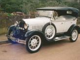 Ford A Phaeton de 1928 (branco e preto, descapotável) - Genésio Domingos Laranjo
