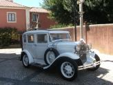 Ford A Deluxe de 1930 (branco, fechado) - Genésio Domingos Laranjo