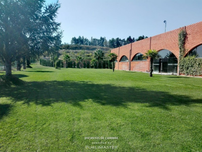 Jardim exterior, com 2000 m2