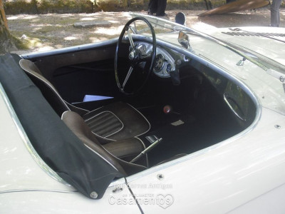 Austin Healey 100/4 de 1955 - interior