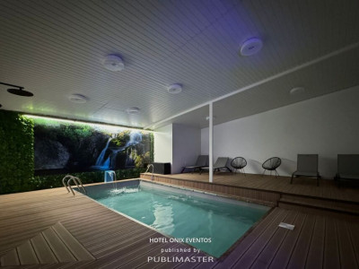 Piscina Interior do Hotel Onix