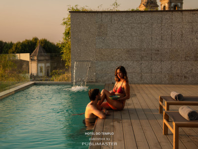 Piscina Exterior infinita no Templo Hotel e Spa