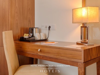 Secretaria Quarto // Room Desk