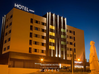 Verdi Santarém - Fachada Norte Nocturna